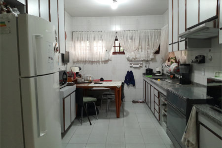 Casa Térrea à venda com 4 quartos, sendo 1 suíte, em Parque Continental, São Paulo, SP
