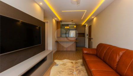Apartamento à venda com 3 quartos, sendo 1 suíte,  em Santo Amaro, São Paulo, SP