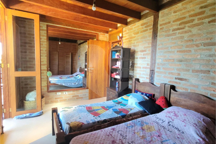 Casa à venda com 3 quartos, sendo 1 suíte,  no condomínio Residencial Bosque da Serra, Mairiporã - SP
