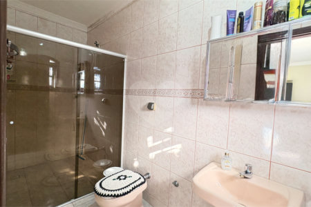 Sobrado à venda com 3 quartos, sendo 1 suíte, em Jardim São Guilherme, Sorocaba, SP