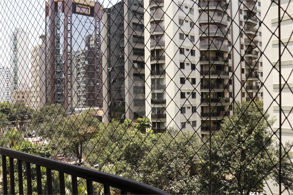 Apartamento à venda com 4 quartos, sendo 2 suítes, em Indianópolis, São Paulo, SP