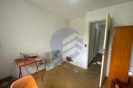Casa à venda com 2 quartos em Jardim Alvorada, oportunidade para investidor