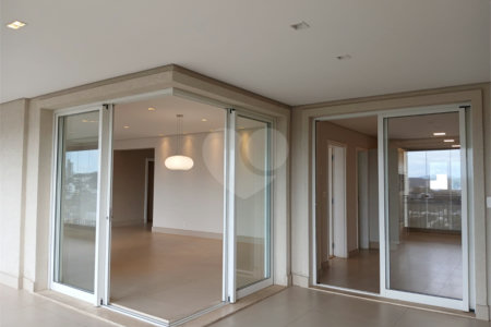 Apartamento à venda com 4 suítes em Anhangabaú, Jundiaí, SP