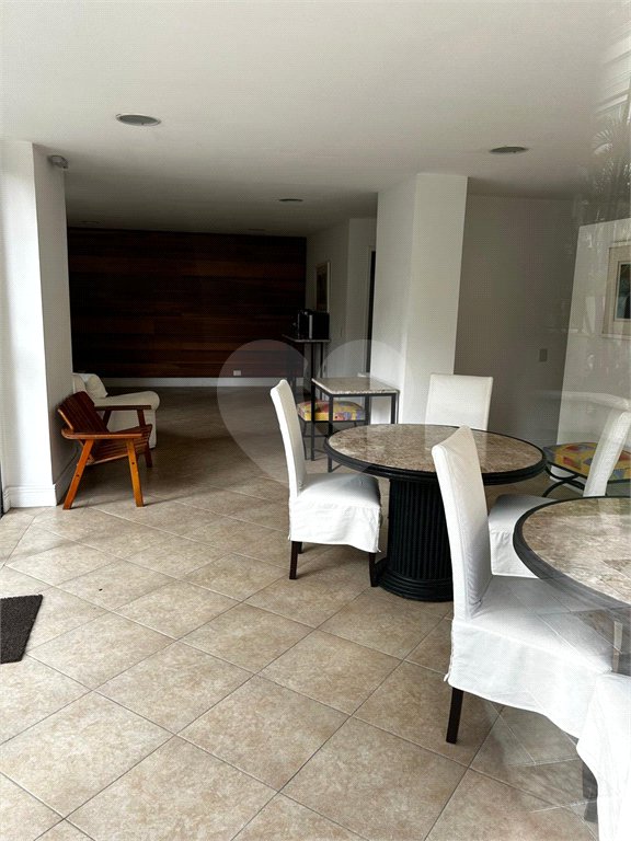 Apartamento à venda com 3 quartos, sendo 1 suíte,  em Vila Andrade, São Paulo, SP