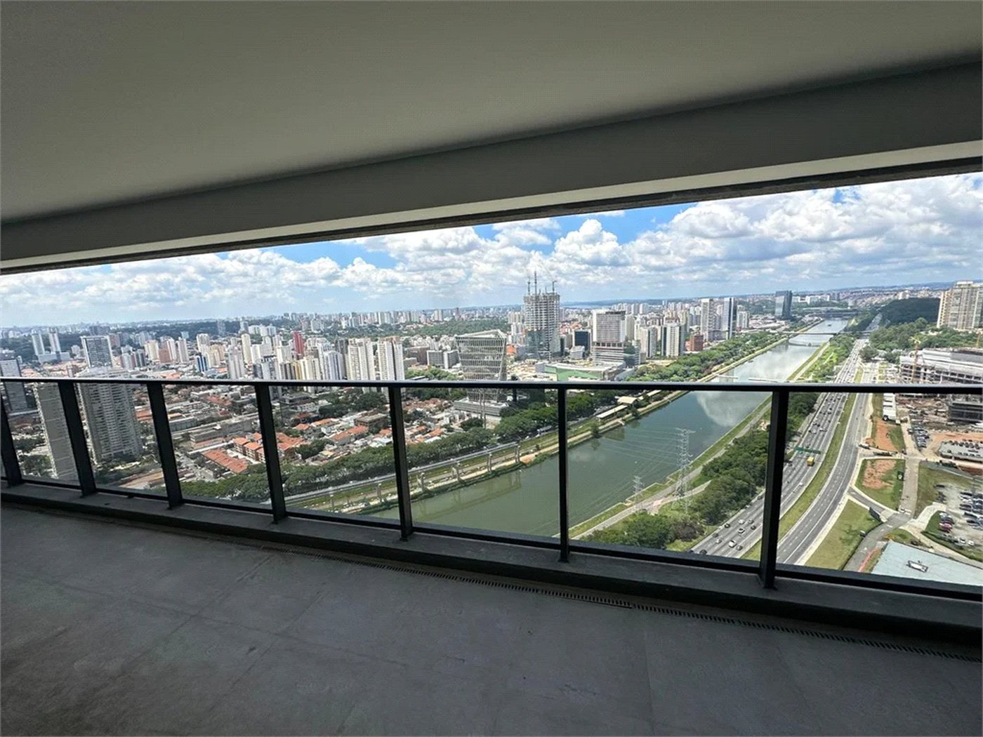 Apartamento à venda com 2 suítes em Jardim Morumbi, São Paulo, SP