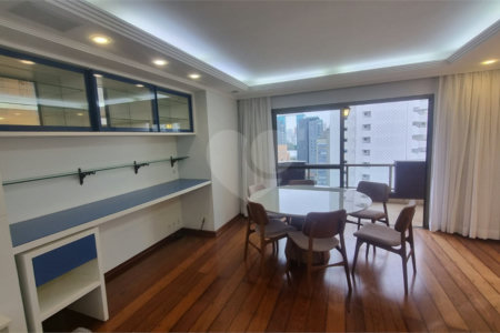 Apartamento à venda com 3 quartos, sendo 1 suíte,  em Indianópolis, São Paulo, SP