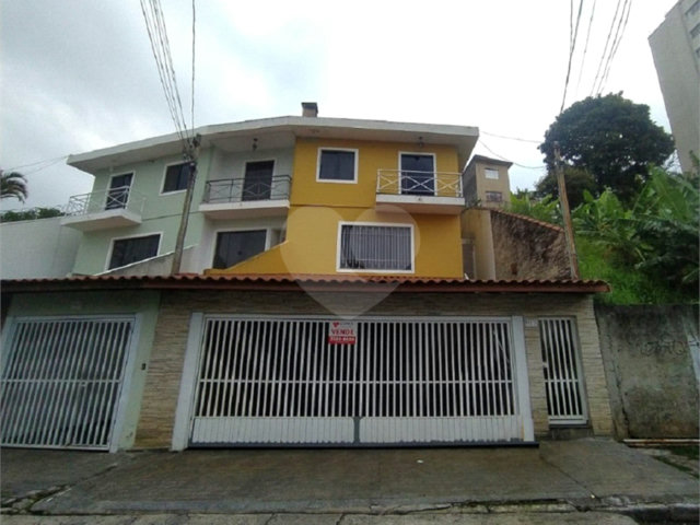 Sobrado à venda com 3 quartos, sendo 1 suíte,  em Santa Teresinha, São Paulo, SP