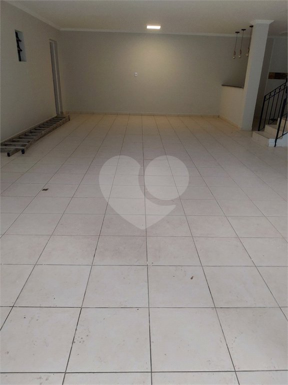 Sobrado à venda com 4 quartos, sendo 3 suítes, em Tremembé, São Paulo, SP