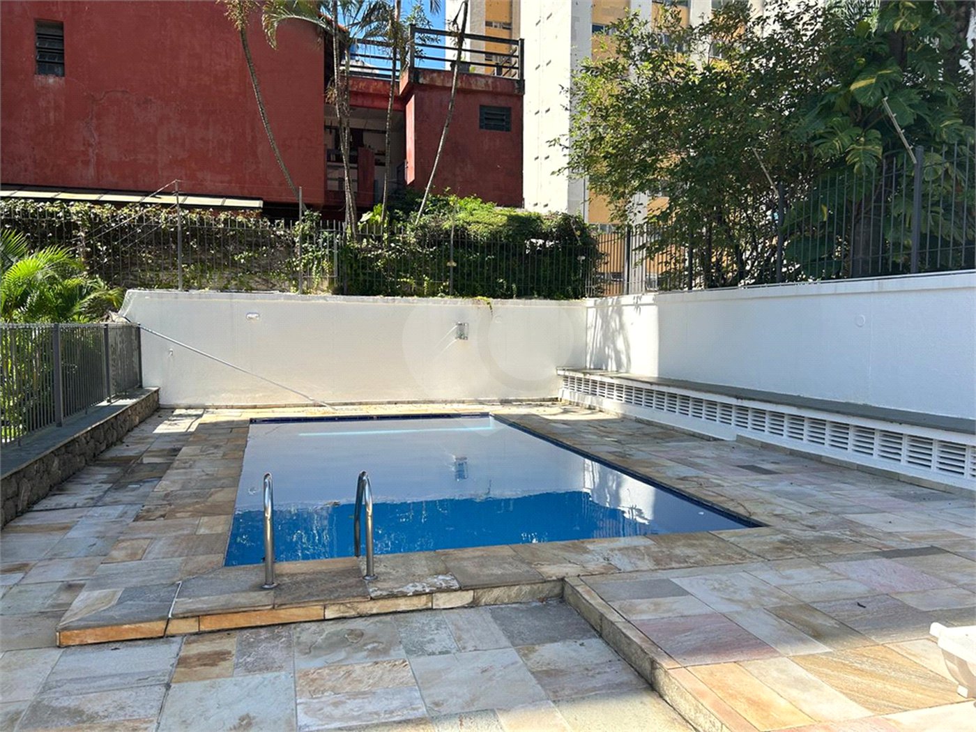 Apartamento para alugar com 3 quartos, sendo 1 suíte,  em Pinheiros, São Paulo, SP