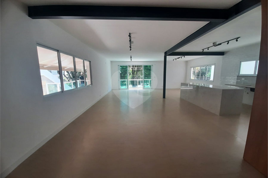 Casa Térrea à venda ou para alugar com 4 suítes em Jardim São Bento, São Paulo, SP