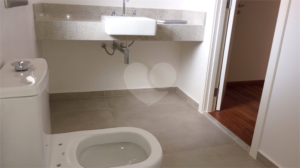 Casa à venda com 4 suítes no condomínio Estância Marambaia, Vinhedo - SP
