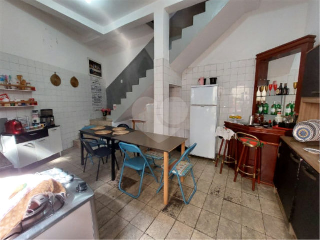Sobrado à venda com 3 quartos em Vila Mangalot, São Paulo, SP