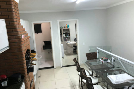 Casa à venda com 3 quartos, sendo 1 suíte, no condomínio Dolce Villa Anália Franco, São Paulo - SP