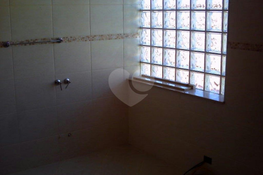Sobrado à venda com 3 quartos, sendo 1 suíte, em Vila Irmãos Arnoni, São Paulo, SP