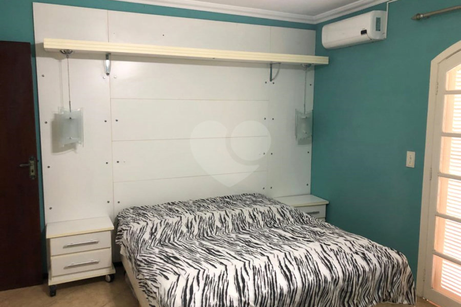 Casa à venda com 3 quartos, sendo 1 suíte, no condomínio Jardim das Pedras, São Paulo - SP