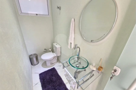 Casa à venda com 4 suítes no condomínio Villa Viana II, Cotia - SP
