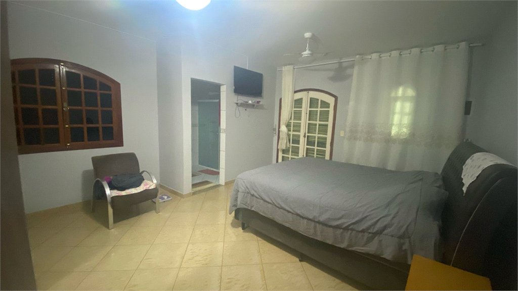 Sobrado à venda com 3 quartos, sendo 1 suíte,  em Vila Virgínia, Itaquaquecetuba, SP