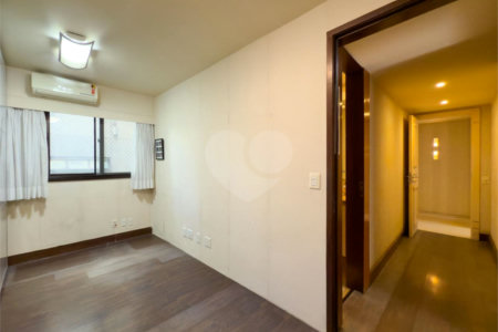 Apartamento à venda com 3 quartos, sendo 2 suítes, em Leblon, Rio de Janeiro, RJ