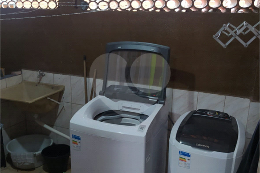 Sobrado à venda com 3 quartos, sendo 1 suíte, em Cidade Tiradentes, São Paulo, SP