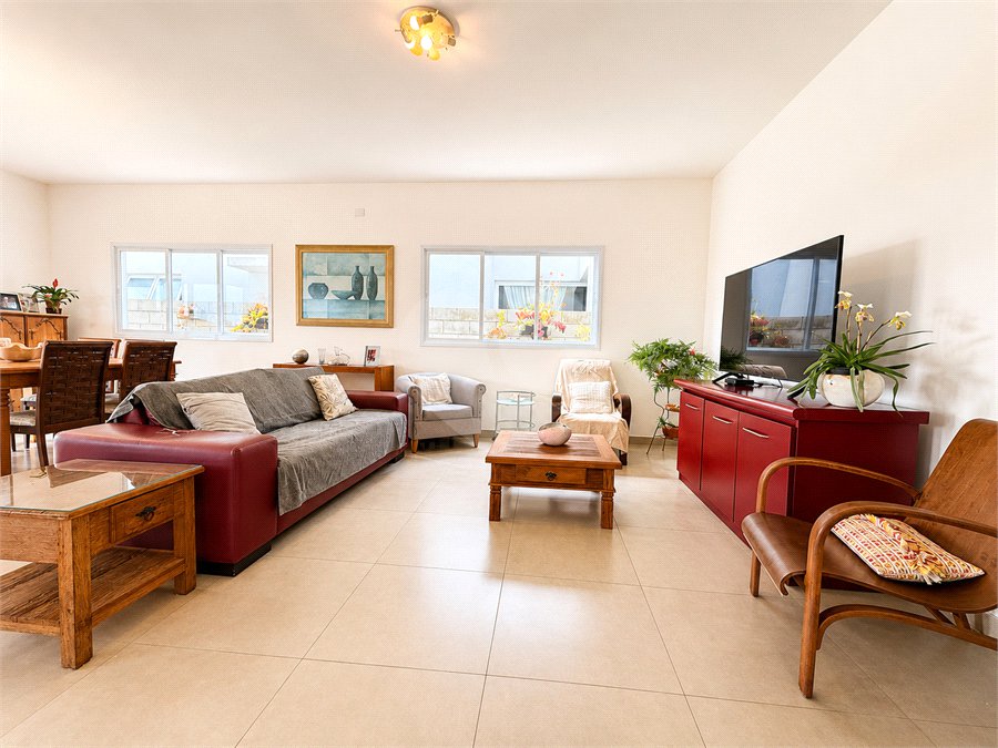 Casa à venda com 3 suítes no condomínio Via Castelli, Louveira - SP