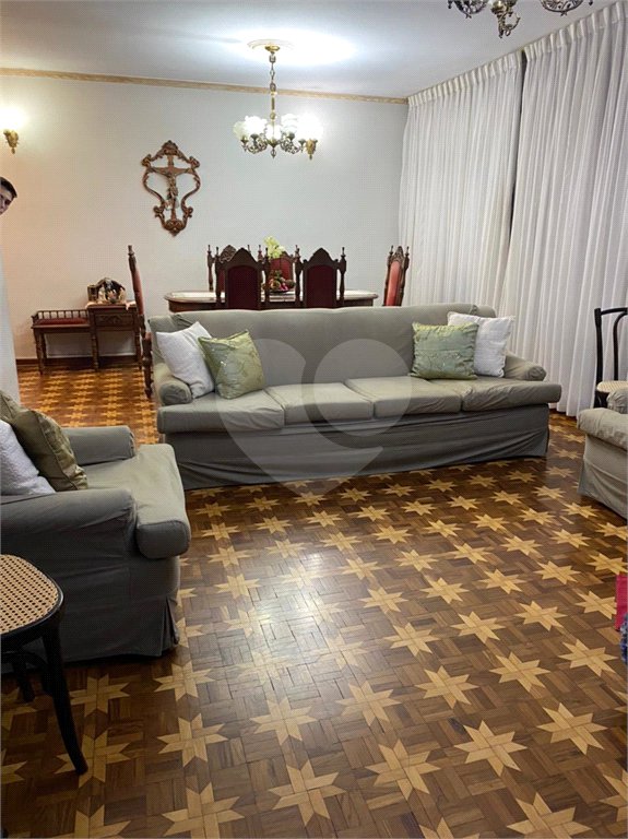 Sobrado à venda com 4 quartos, sendo 1 suíte, em Perdizes, São Paulo, SP