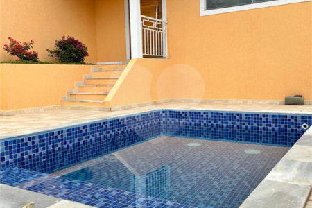 Casa à venda com 3 quartos, sendo 1 suíte, no condomínio Mirante da Mantiqueira, Mairiporã - SP