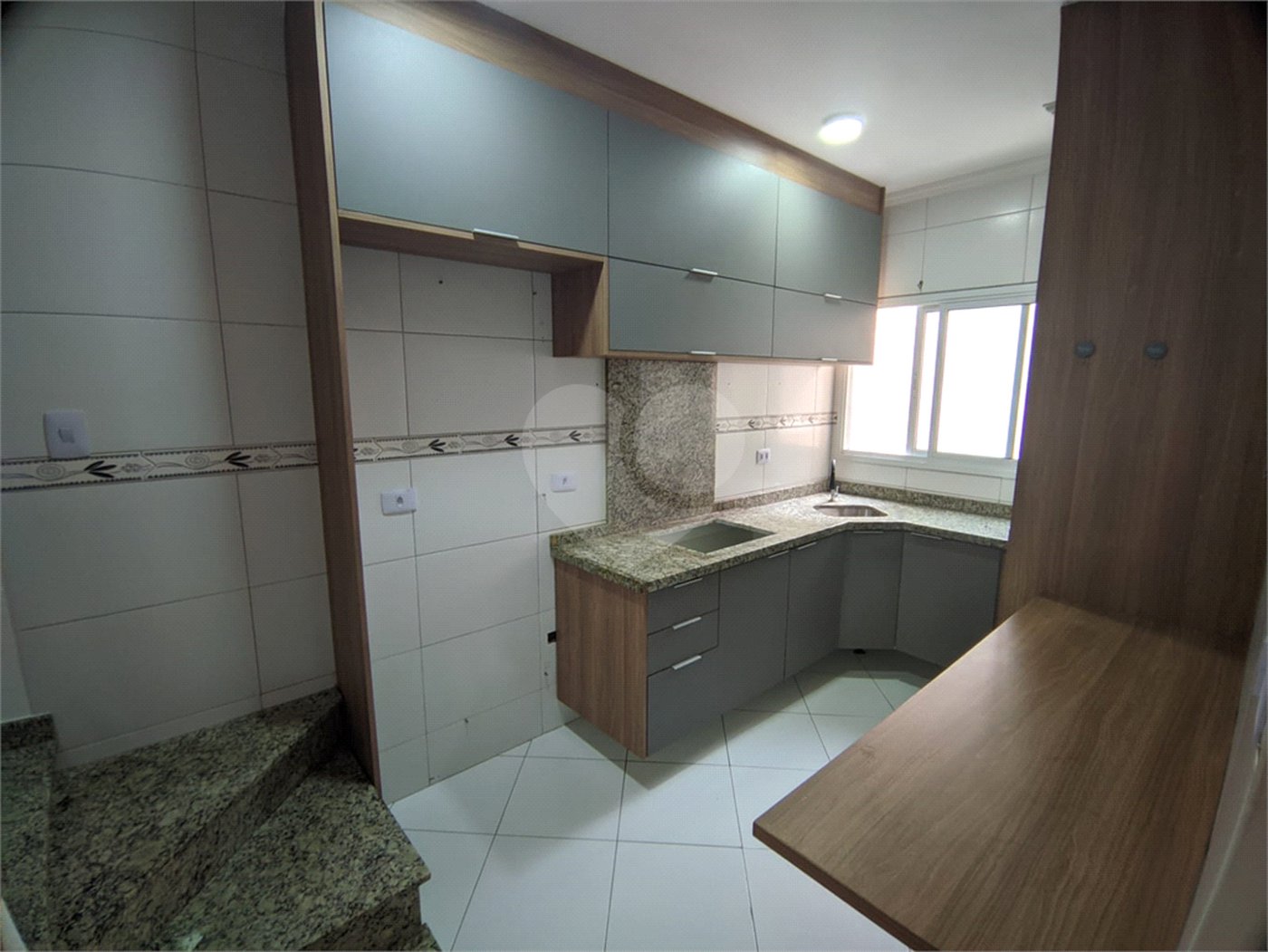Cobertura à venda com 2 quartos, sendo 1 suíte,  em Vila Scarpelli, Santo André, SP