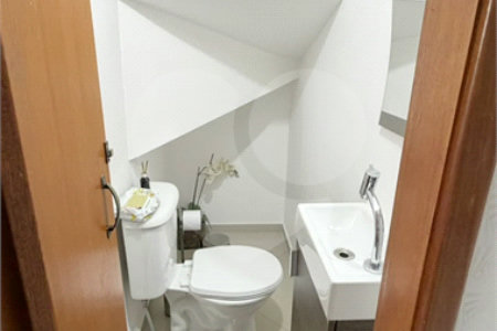 Casa de Vila à venda com 4 quartos, sendo 2 suítes, em Vila Dalila, São Paulo, SP