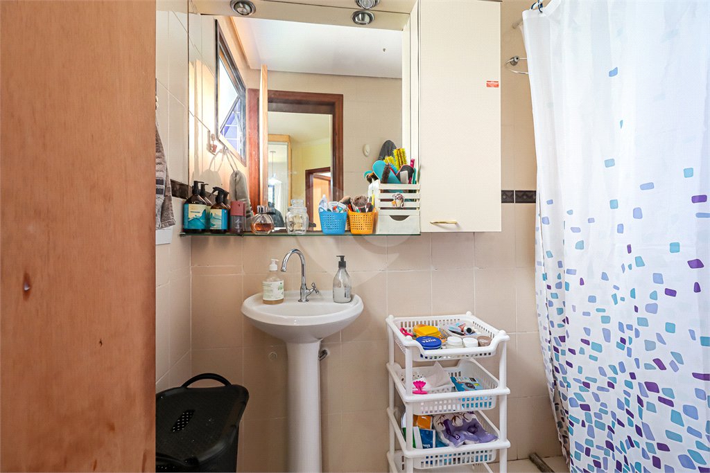 Apartamento à venda com 3 quartos, sendo 1 suíte,  em Vila Ipojuca, São Paulo, SP