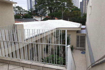 Sobrado à venda com 3 quartos, sendo 1 suíte, em Brooklin, São Paulo, SP