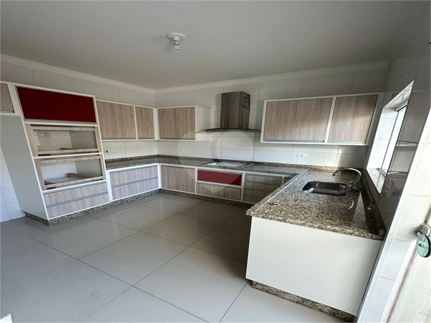 Casa à venda com 4 suítes no condomínio Golden Park Residence II, Sorocaba - SP