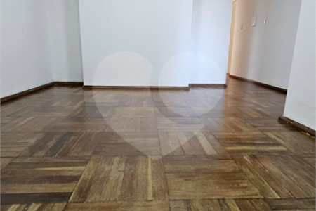 Apartamento à venda com 3 quartos, sendo 1 suíte,  em Vila Suissa, Mogi das Cruzes, SP