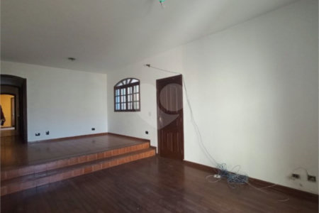 Sobrado à venda com 3 quartos, sendo 1 suíte,  em Jardim Bonfiglioli, São Paulo, SP