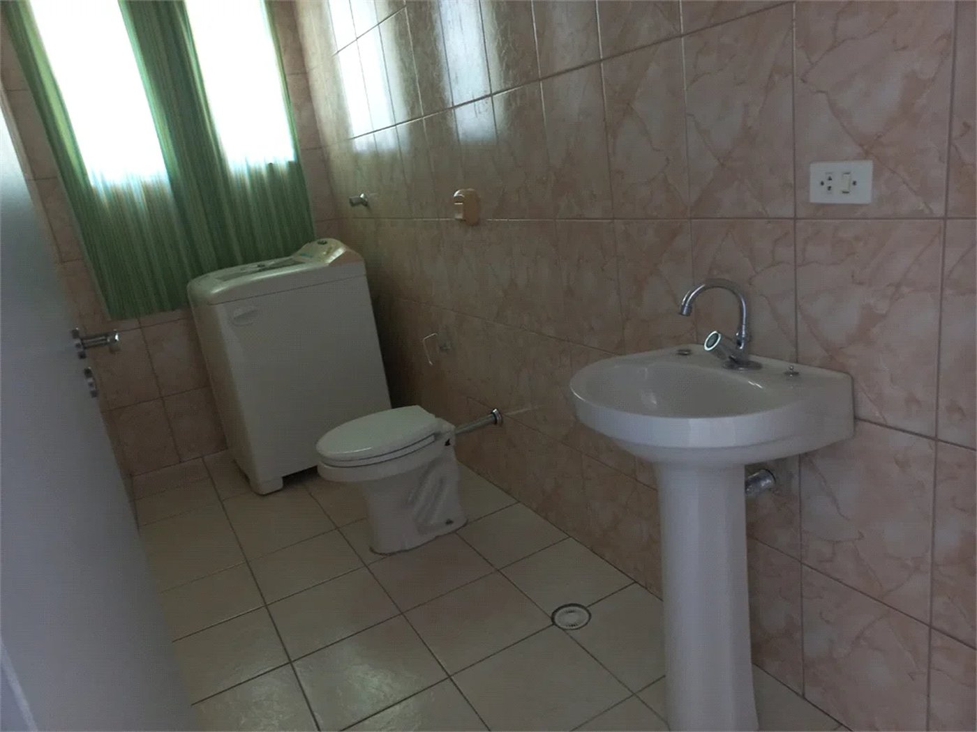 Sobrado à venda com 3 quartos, sendo 1 suíte, em Vila Lageado, São Paulo, SP