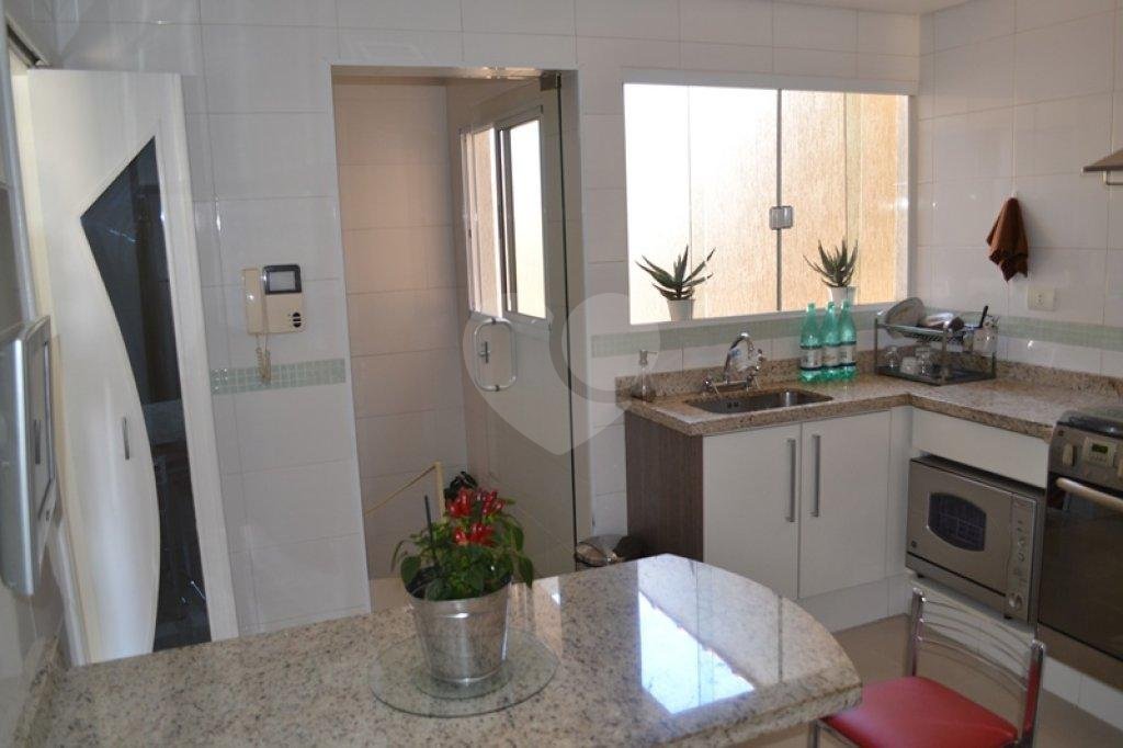 Sobrado à venda com 3 quartos, sendo 1 suíte, em Tremembé, São Paulo, SP