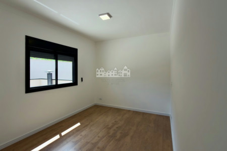 Casa à venda com 3 suítes no condomínio Celina Residencial, Atibaia - SP