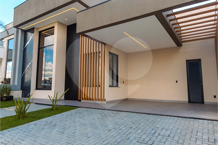Casa à venda com 3 suítes no condomínio Residencial Dona Maria Candida, Indaiatuba - SP