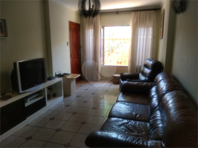 Sobrado à venda com 3 quartos em Horto, São Paulo, SP