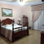 Casa à venda com 4 quartos, sendo 2 suítes, em Vila Petrópolis, Atibaia, SP