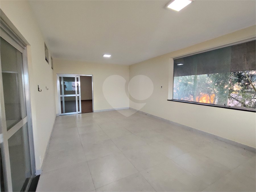 Casa à venda ou para alugar com 5 quartos, sendo 3 suítes, em Vila Maria, Itapetininga, SP