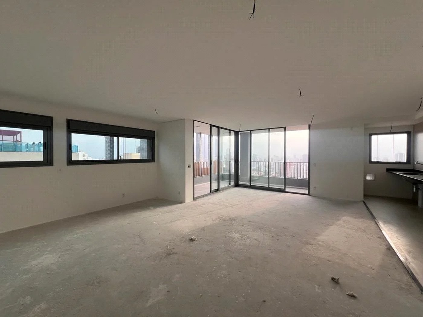 Apartamento à venda com 3 quartos, sendo 1 suíte,  em Pinheiros, São Paulo, SP