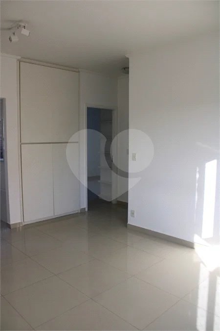 Apartamento à venda com 2 quartos, sendo 1 suíte, no Centro, Vinhedo, SP