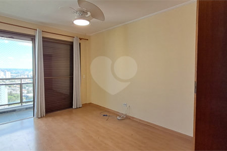 Apartamento à venda com 3 quartos, sendo 1 suíte,  em Alto da Boa Vista, São Paulo, SP