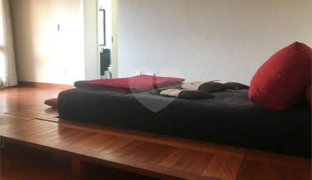 Casa à venda com 4 quartos, sendo 3 suítes,  no condomínio Alpes da Cantareira, Mairiporã - SP