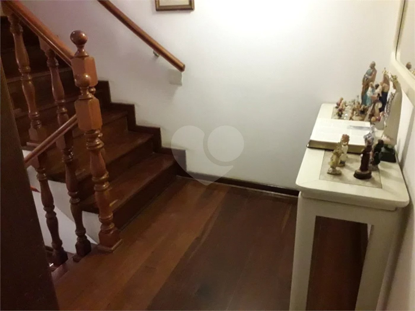 SOBRADO AMPLO COM 4 DORMITORIOS VISÃO PARA SERRA