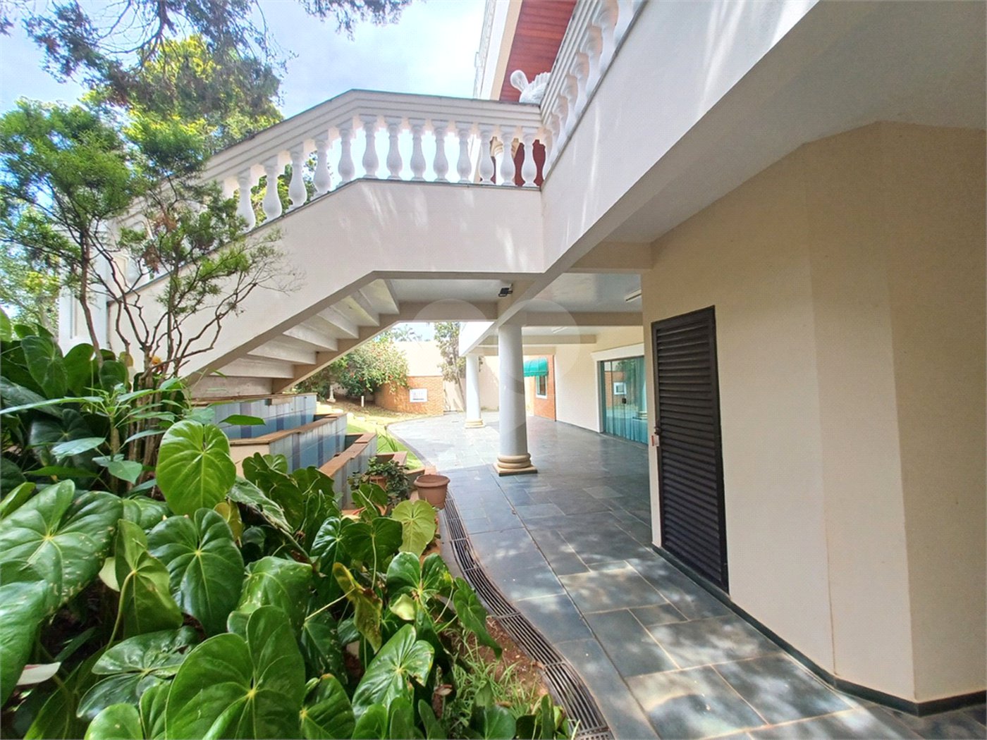Casa à venda com 6 suítes no condomínio Portal da Raposo, Sorocaba - SP
