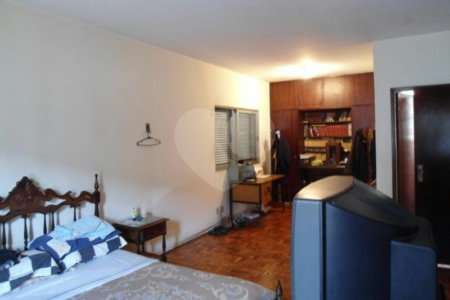 Casa à venda com 5 quartos, sendo 2 suítes, em Planalto Paulista, São Paulo, SP