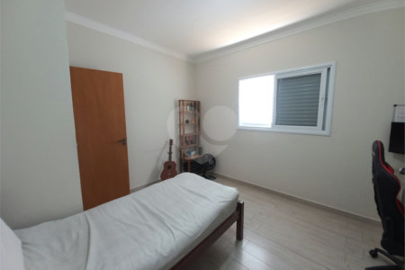Casa à venda com 3 quartos, sendo 1 suíte, no condomínio São Domingos, Valinhos - SP