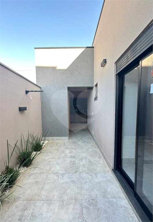 Casa à venda com 3 quartos, sendo 2 suítes, no condomínio Residencial Maria Dulce, Indaiatuba - SP
