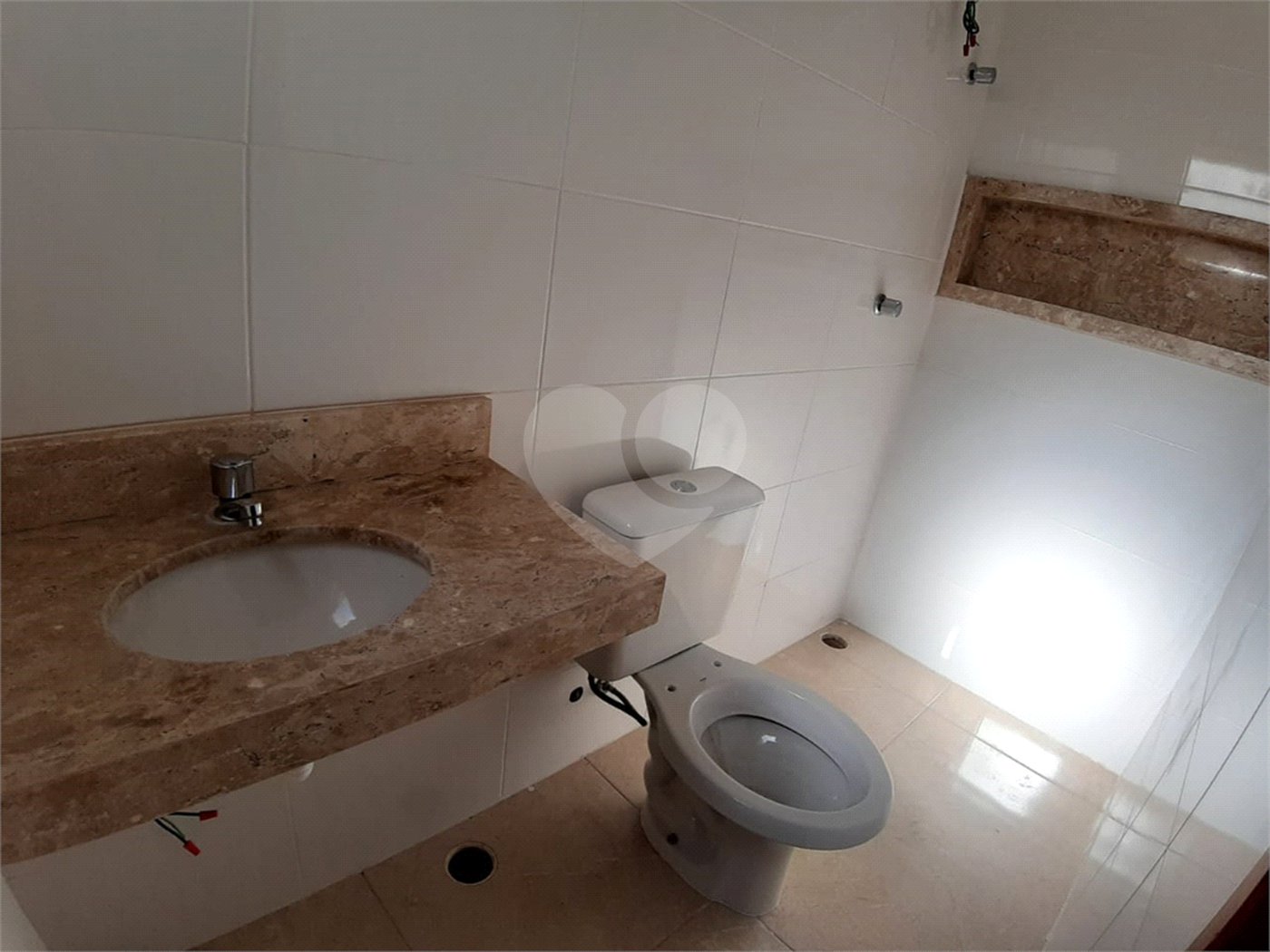Casa para alugar com 3 quartos, sendo 1 suíte,  no condomínio Villagio DI Maria, São Paulo - SP